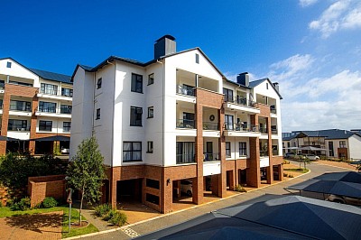 The Prestige City Hyderabad, a 64-acre masterpiece by Prestige Group in Budvel, Rajendra Nagar. Overlooking Mulagund Lake, the township features modern high-rise apartments and select 5 BHK villas. With airy 2.5 to 4 BHK plans, homes are perfect for elegant living. The site connects easily to NH 44 and the airport via Utkoor–Mogdumpur Road. Prices start ₹1.35 crore onwards.